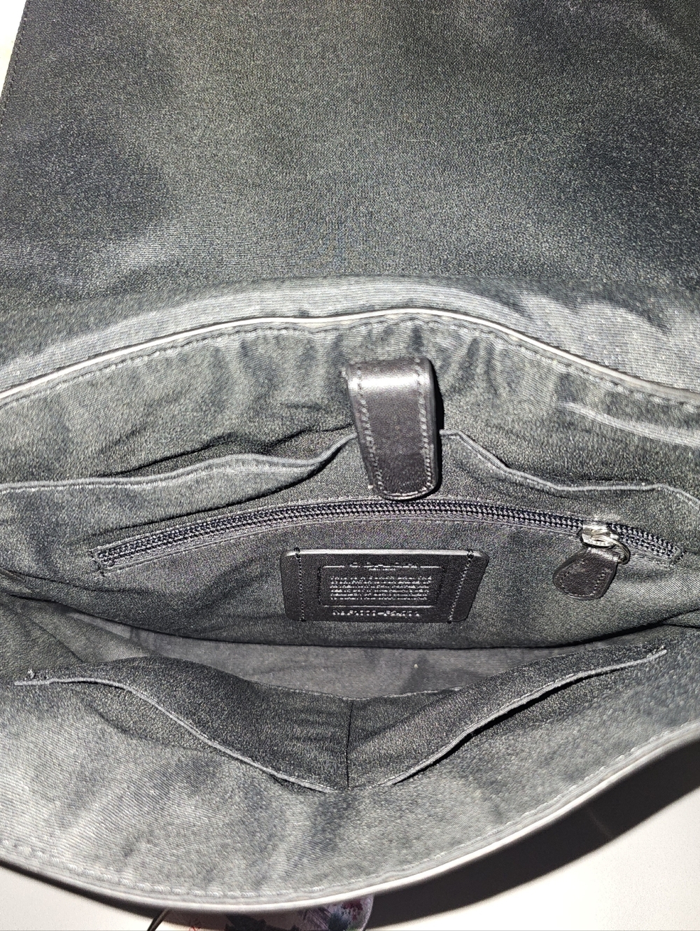 Coach Charles Messenger Bag EUC - Picture 5 of 12